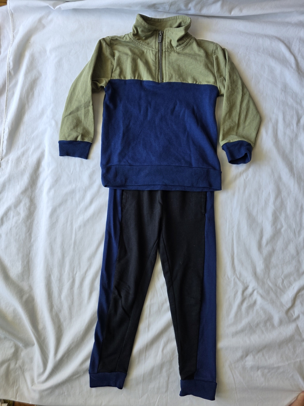 Tahari Olive Green and Navy Kids Sweatpants Jogger Set